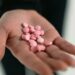 Estudo revela medicamentos comuns que podem elevar risco de demência