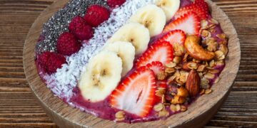 Alimentos e bebidas naturais que podem transformar seu sono