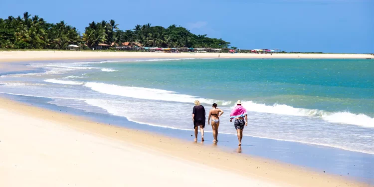 Brasileiros descobrem praia "perfeita" na Bahia que poucos conhecem