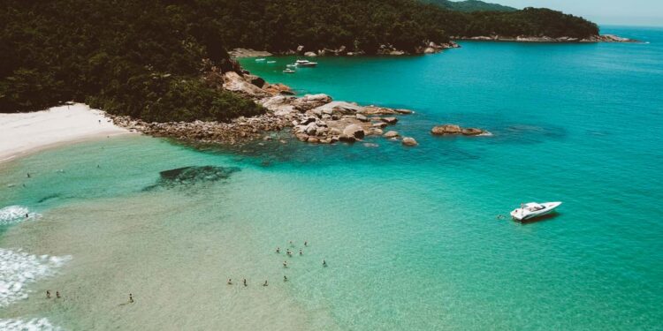 As 3 praias mais incríveis do sudeste brasileiro