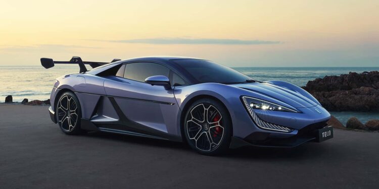 BYD fez supercarro elétrico que compete com Ferrari