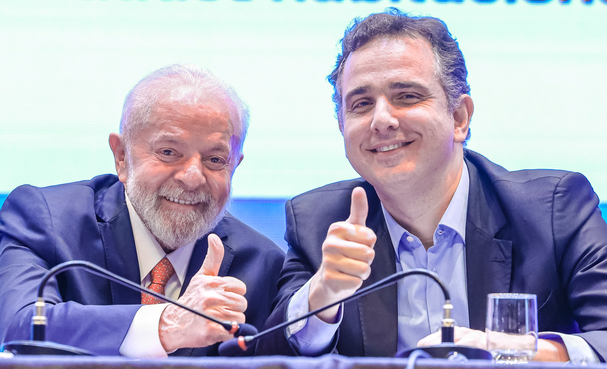 O senador que ameaça os planos de Lula para o governo de MG