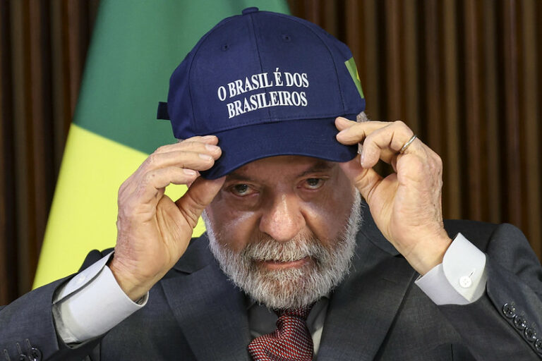 A ridícula escolinha do professor Lula