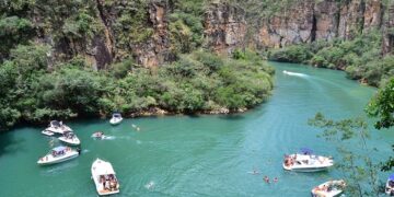 Interior de Minas abriga um lago gigante que virou ponto turístico do sudeste