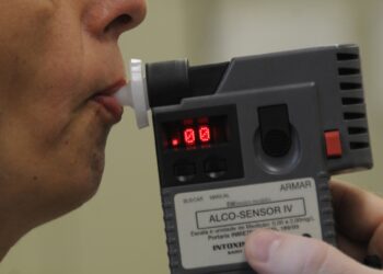 O que acontece se você recusar o bafômetro? A resposta surpreende motoristas