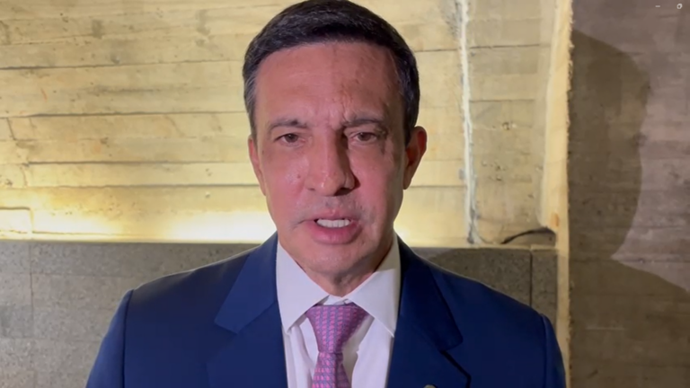 "Se a CPMI seguir nesse ritmo, vai vir muita coisa à tona", diz deputado