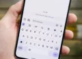 O segredo do ponto azul no Android: Por que ele aparece no seu celular e ninguém te contou