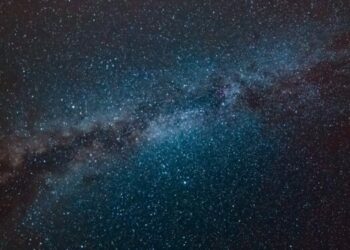 Descoberta de oxigênio em galáxia distante abre nova era na astronomia