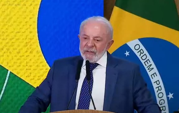 Trump deveria dar parabéns ao STF, diz Lula