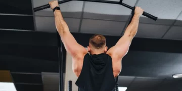 Quantas barras fixas um homem em forma deve fazer?
