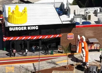 Nova loja de fast food em São Paulo impressiona pelo tamanho e tecnologia