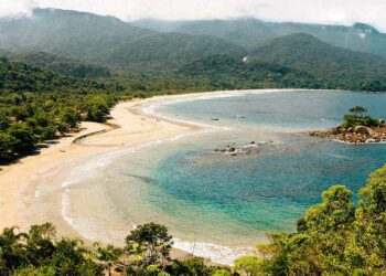 Litoral de São Paulo tem a praia preferida dos turistas no sudeste