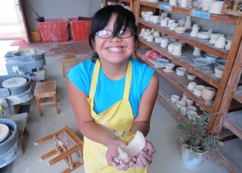 Com 11 anos, garota criou produto que ajudou o avô e milhares de pessoas com Parkinson