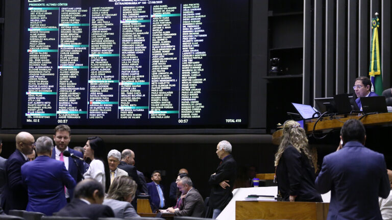 Pesquisa sinaliza apoio popular ao fim do foro privilegiado