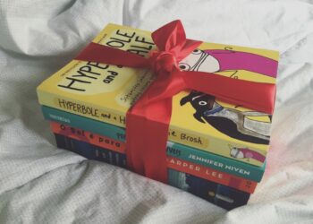 Você conhece alguém que só dá livros de presente? A psicologia explica o motivo