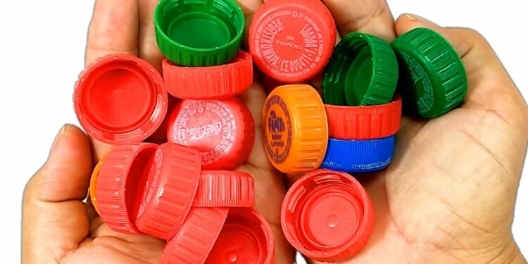 Tampas de garrafa PET podem ter utilidade inesperada em casa