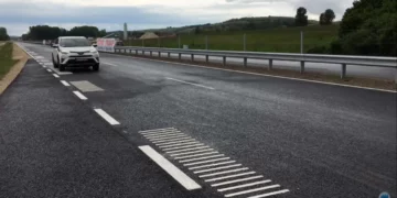 Descubra a estrada que “canta” quando você passa com o carro