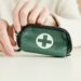 Médicos nunca viajam sem esses itens: o que levar na mala das férias