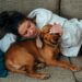 Falar com o cachorro pode melhorar sua vida, aponta psicologia