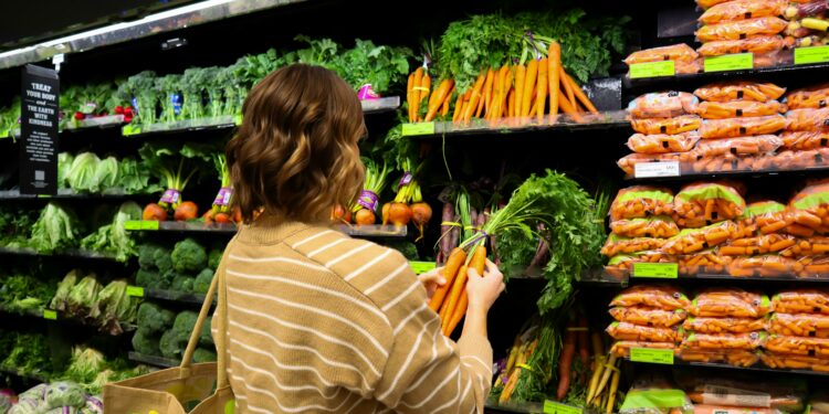 Economize nas compras: 10 estratégias para pagar menos nas refeições