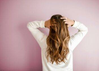 Substância natural cresce cabelo mais rápido que minoxidil