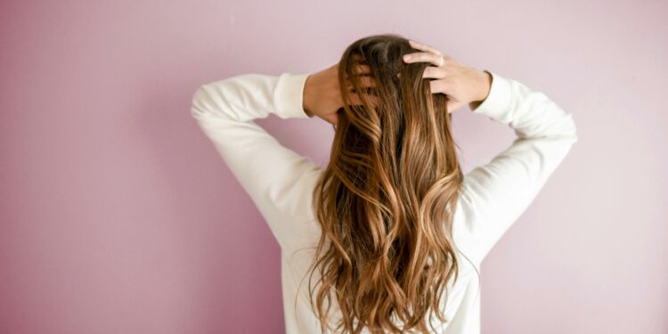 Substância natural cresce cabelo mais rápido que minoxidil