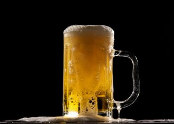 Essa técnica simples vai revolucionar seu jeito de gelar cerveja