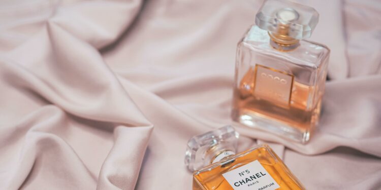 As melhores dicas para o perfume durar mais tempo na sua pele