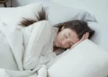 Ar-condicionado no inverno: Dormir com o aparelho ligado pode atrapalhar o sono?