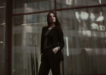 O que a psicologia diz sobre quem se veste sempre de preto