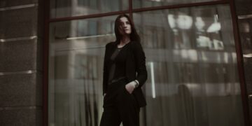 O que a psicologia diz sobre quem se veste sempre de preto