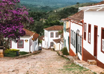 Essa cidade parece ter parado no tempo e é perfeita para quem ama história