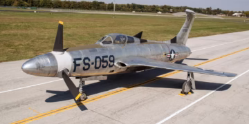 Este avião de caça é tão barulhento que provocava desmaios nas pessoas
