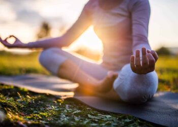 Além da calma: os efeitos negativos da meditação que você precisa conhecer