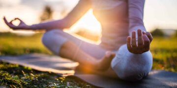 Além da calma: os efeitos negativos da meditação que você precisa conhecer