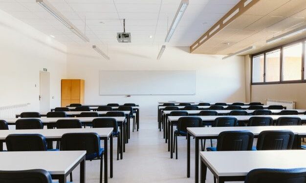 Setembro de folga total: Escolas do país inteiro terão 3 feriados