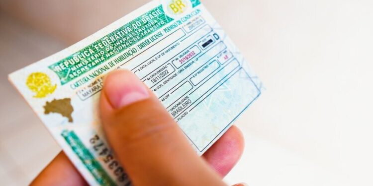 Como a sua CNH pode ser suspensa mesmo sem idade máxima