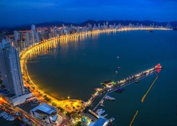 A cidade brasileira mais buscada para viagens em dezembro está revelada