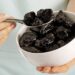 O melhor momento para comer ameixas secas para emagrecimento, digestão e energia
