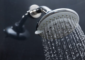 Brasileiros encontraram método que corta 74% na conta de luz