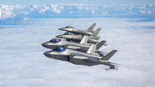 Caças da Noruega e Polônia - Comando Aéreo da Otan