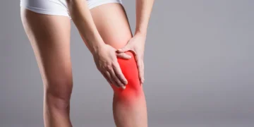 Alerta nos joelhos! Estalos podem indicar problema grave que você ignora