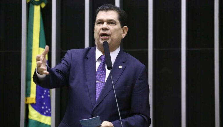 Agora, ninguém votou a favor da PEC da Blindagem