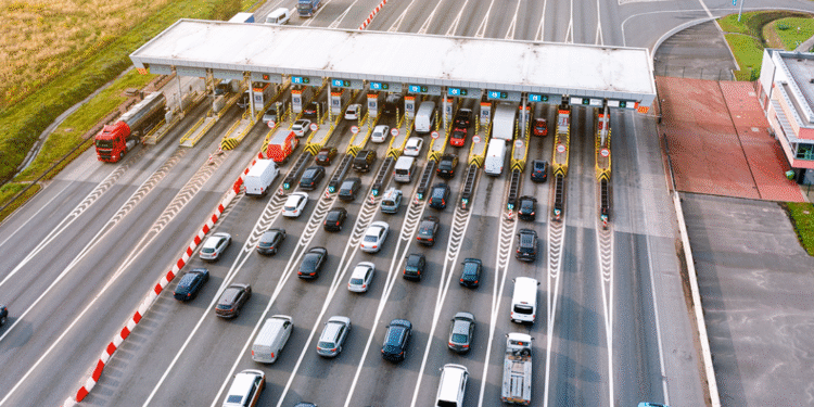 Moradores foram notificados da decisão: pagamento de pedágio para ir na praia