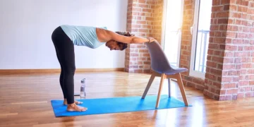 Nem natação nem hidroginástica: o melhor exercício para idosos acima de 65 anos melhora o equilíbrio e previne quedas
