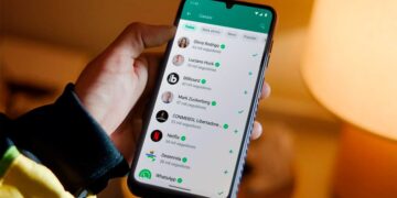 O que a psicologia revela sobre pessoas que não respondem em grupos do WhatsApp