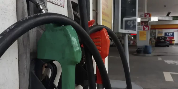 Combustível adulterado: aprenda a proteger seu carro de fraudes nos postos