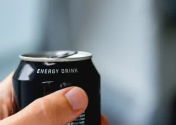 Mais mortal que álcool e refrigerante? Descubra a bebida que pode arruinar sua saúde