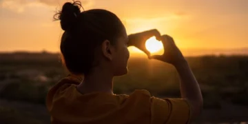 A ciência revela: é mais feliz quem vive sozinho ou em casal?