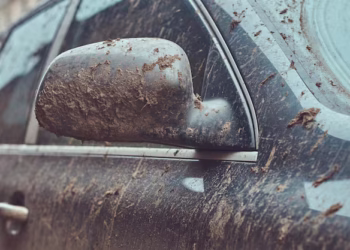 Ter o carro sujo não é só descuido: psicólogos explicam o verdadeiro significado